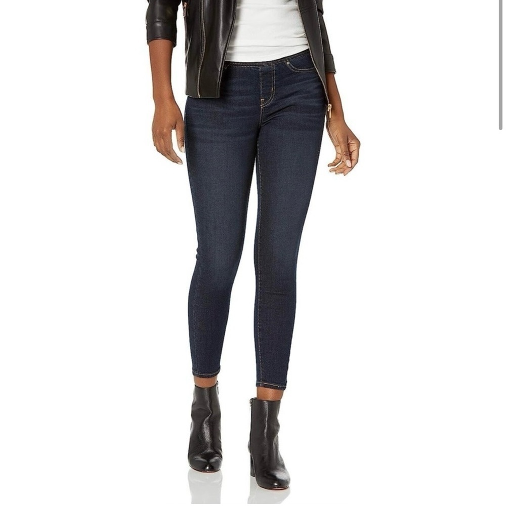 NWT Signature Levi Strauss & Co Gold Label Totally Shaping Skinny Jeans‎ Size 2L